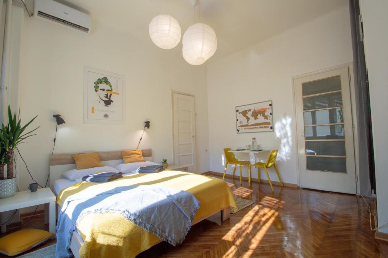 Pavla Papa Studio - Bright & Central โนวีซาด ภายนอก รูปภาพ